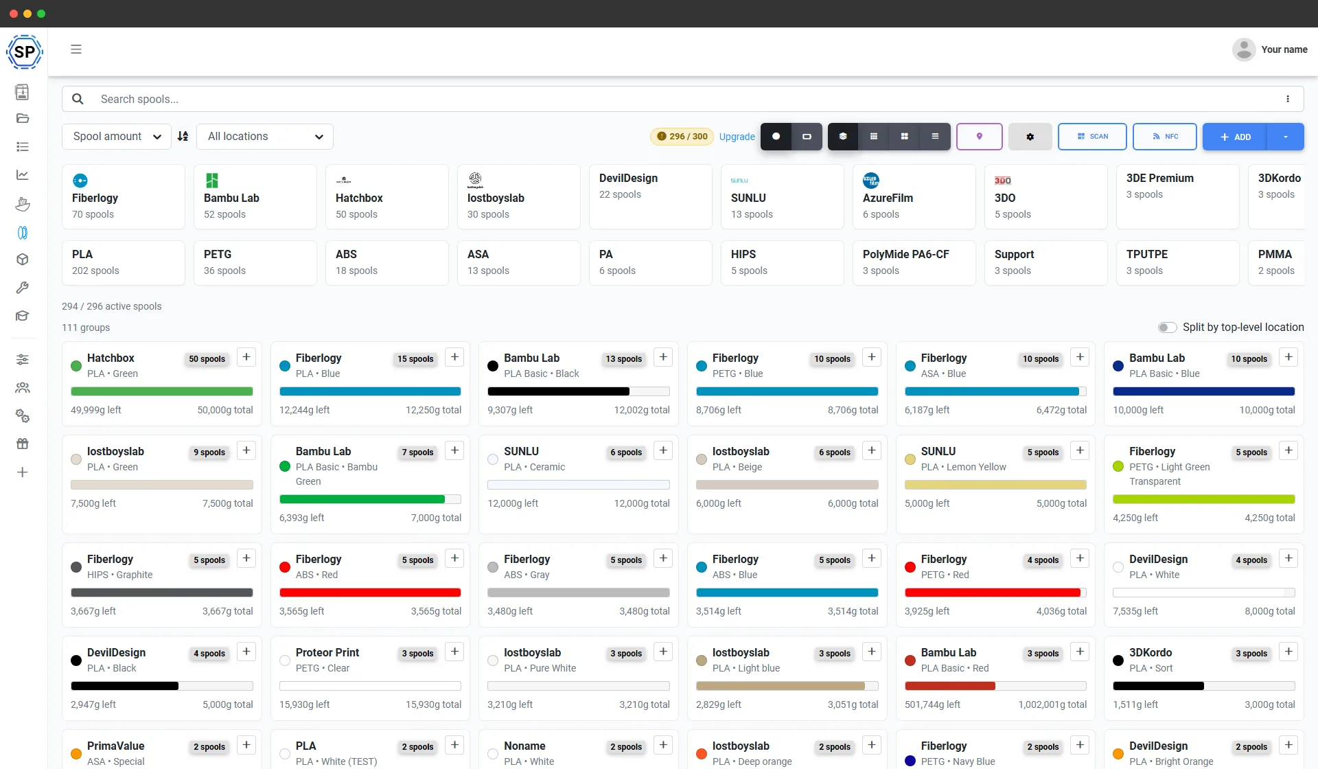 The SimplyPrint filament manager: spool inventory grouped by brand and material, with remaining-weight tracking