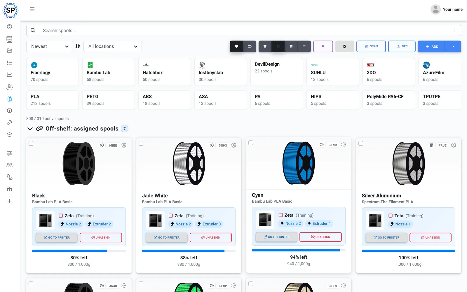 The SimplyPrint filament manager: spool inventory grouped by brand and material, with remaining-weight tracking