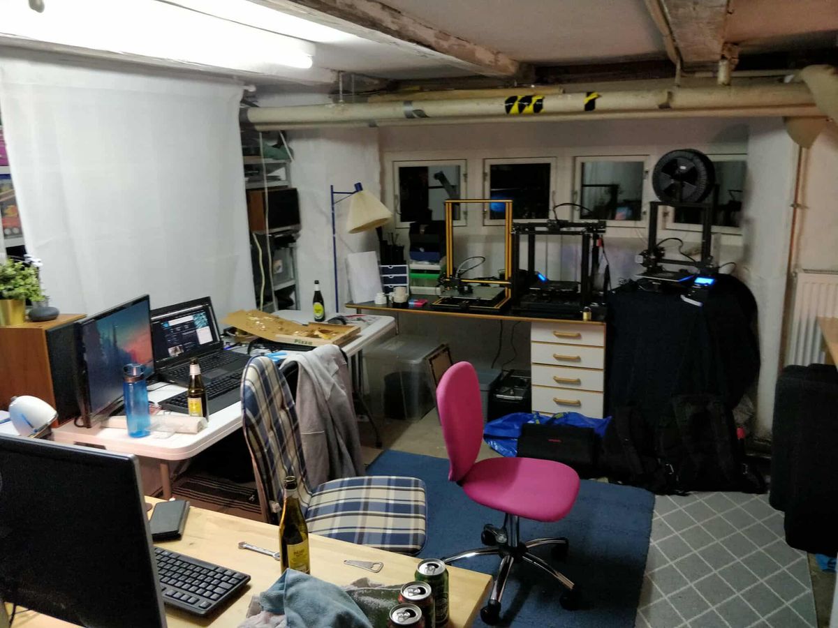 The first SimplyPrint office